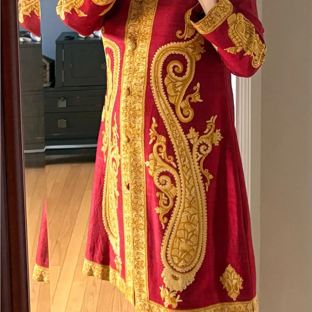 Elegant Red and Gold Silk Women's Coat - Picture 3 of 8
